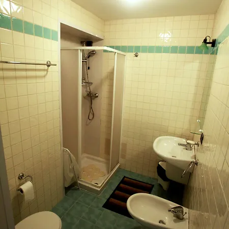 Maggiore - Italia Apartmanhotel Maccagno